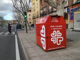 contenedores rojos caritas