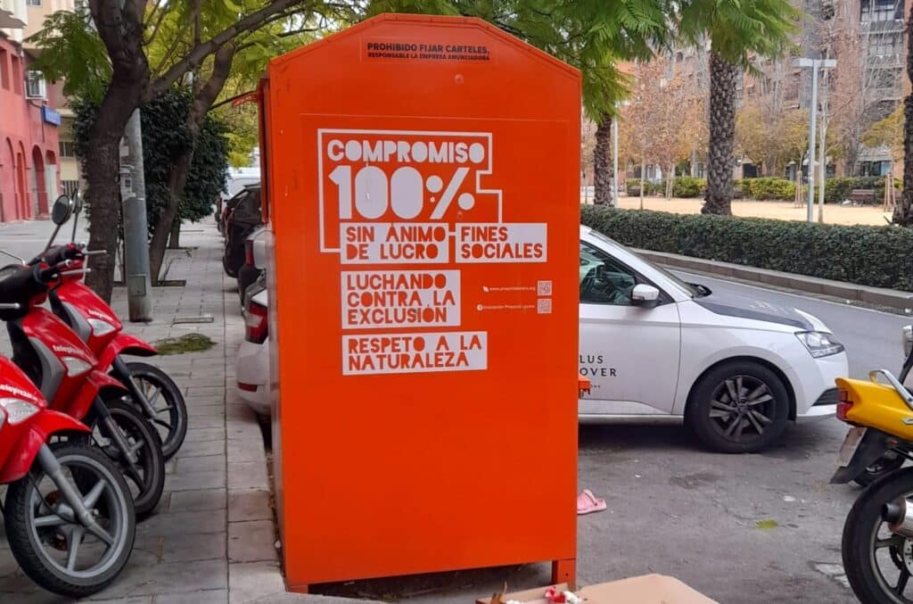 El proyecto Lázaro: Una iniciativa solidaria única de recolección y reciclaje de ropa de segunda mano 3 Donde donar ropa en Barcelona 1